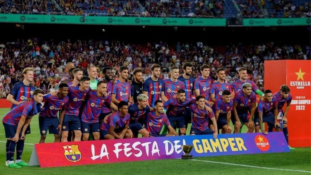Đội hình Barca tổ hợp giữa kinh nghiệm và tuổi trẻ.